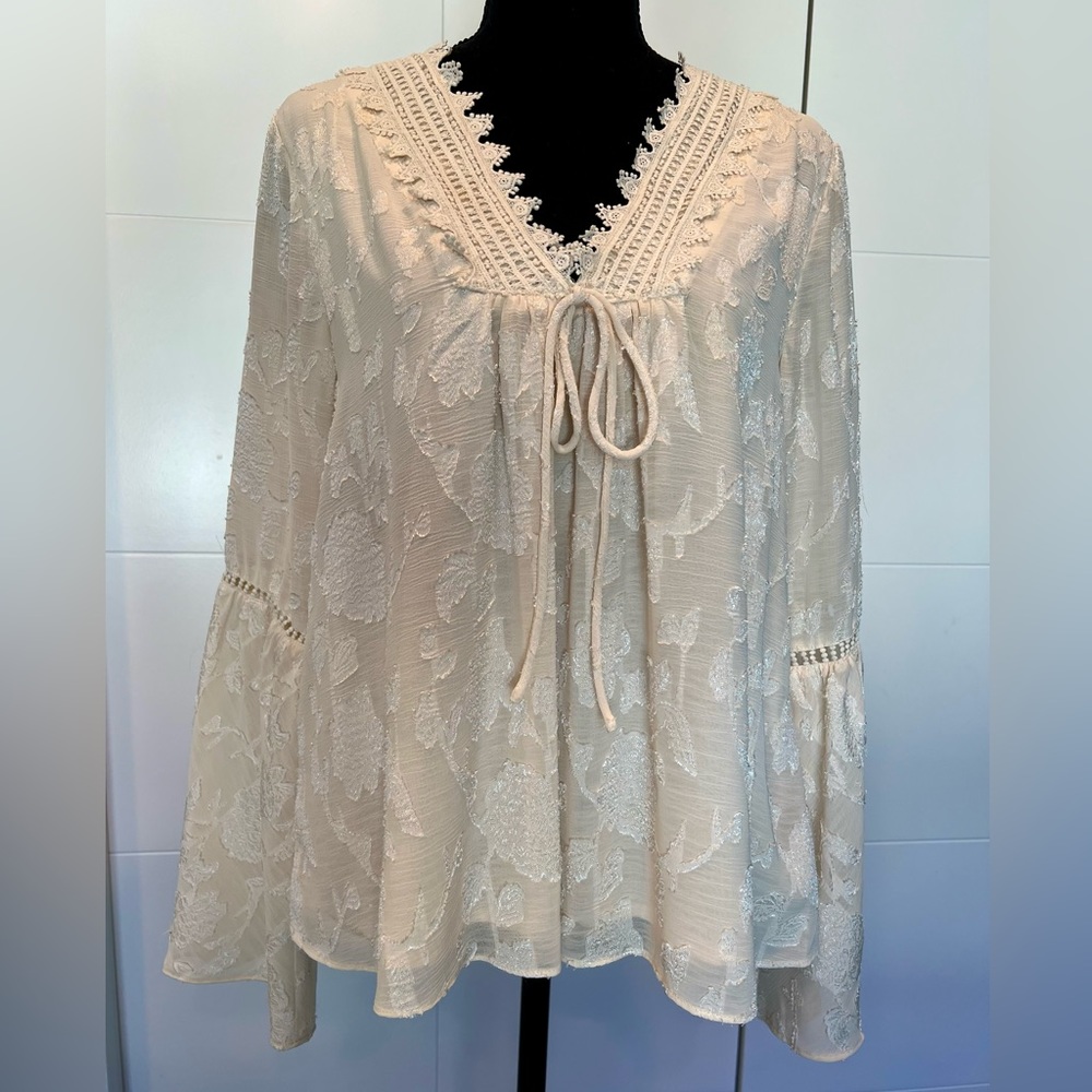 Miss Me Cream Shimmer Brocade peasant top S